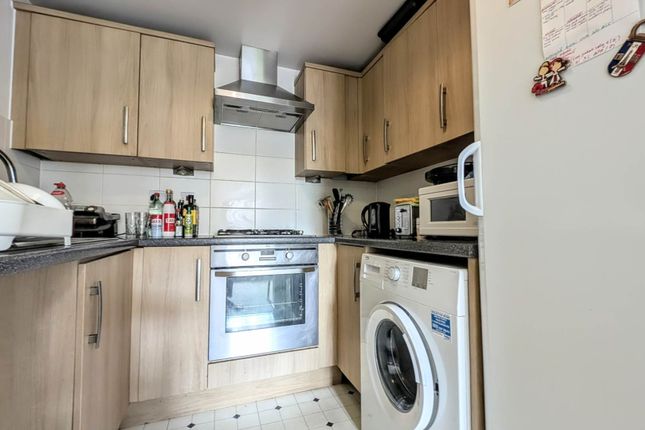 54, Royal Drive, Bordon photo 4