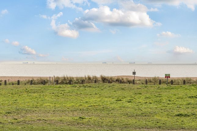 Flat 8, Royal Apts Sea Front, Hayling Island photo 4