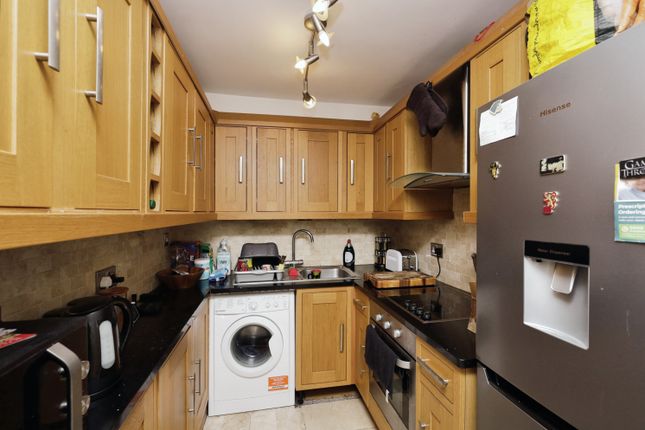 Flat for sale in Eleanor Close, Lewes, East Sussex