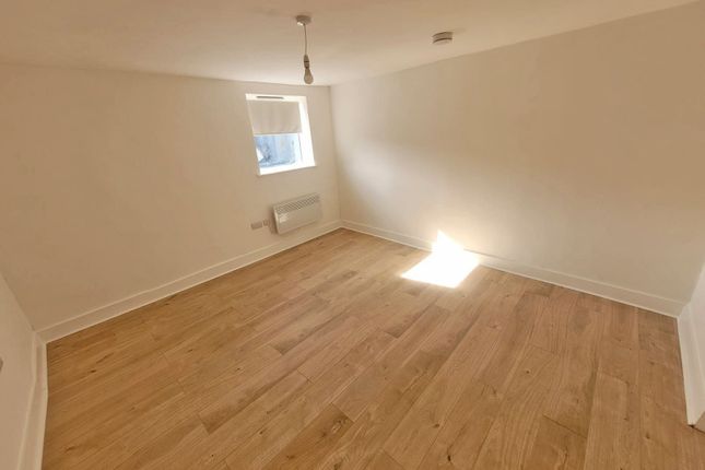 Flat D 13 High Street, Bedford photo 3