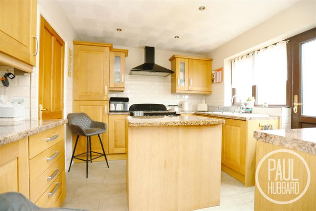 14, Magdalen Close, Suffolk photo 3