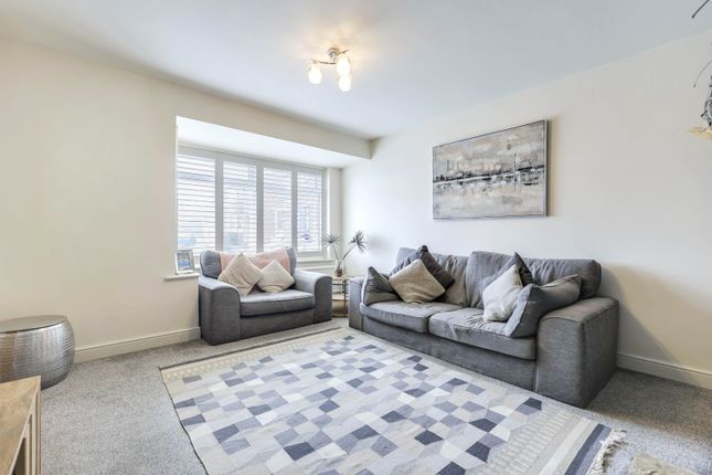 37, Layton Park Avenue, Leeds photo 3