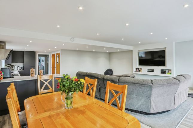 5, Franklyn Close, Dorset photo 4