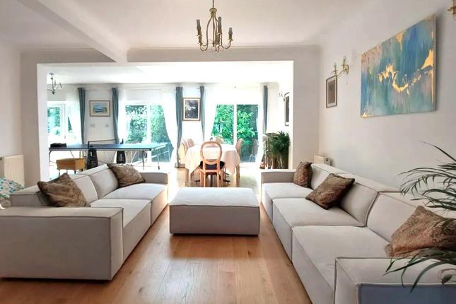 9, Uphill Grove, Mill Hill photo 3