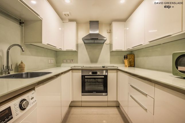 Royal Tower Lodge, 40,Flat 38, Cartwright Street, London photo 4