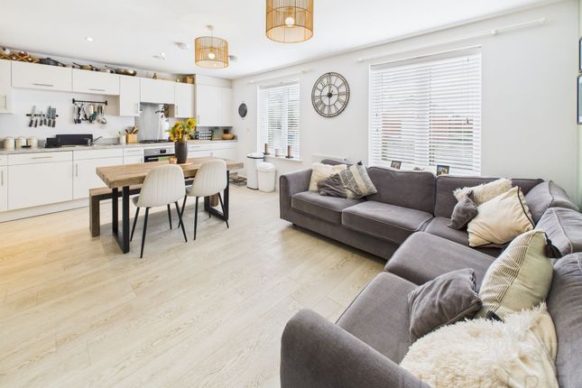 1-bed flat on 8 Giles House Sangster Close, Crawley, £220,000