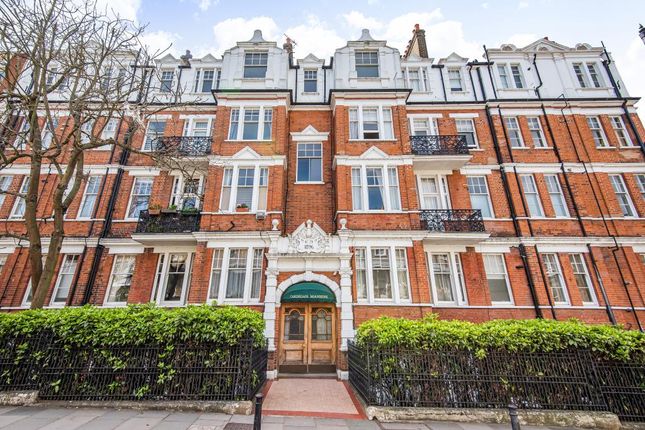 Thumbnail Flat for sale in Richmond Hill, London