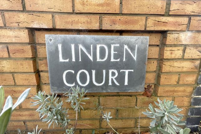 Flat for sale in Linden Court, Park Gate, Southampton