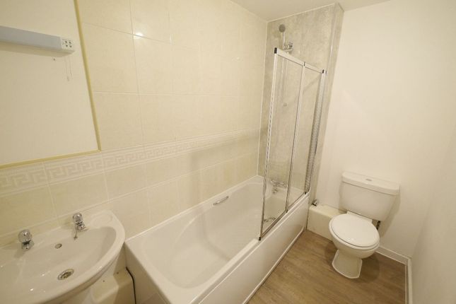 Flat to rent in Victoria Mews, Whitley Bay
