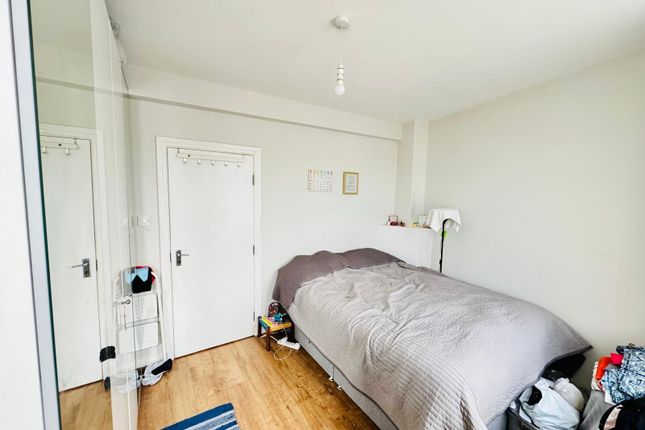 Flat 3-571, Kingsbury Road, London photo 3