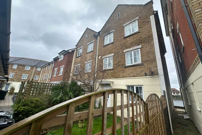 End terrace house to rent in Long Beach View, Eastbourne BN23