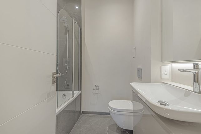 9 Manhattan House,, Manhattan Business, London photo 4