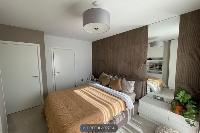 Flat, Buttercup Apartments Bittacy Hill, London photo 5