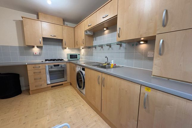 37, Lion Court, NORTHAMPTON photo 2