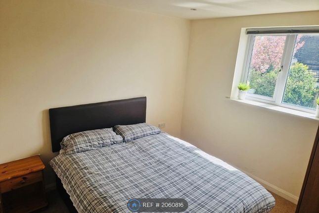 Flat to rent in Gledhow Lane, Leeds
