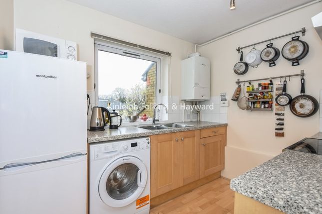 Flat 5, 52, Lofting Road, London photo 3