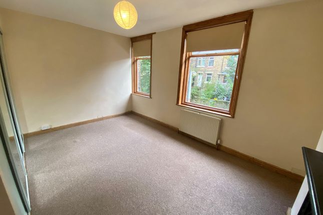 19, Park Road, West Yorkshire photo 4