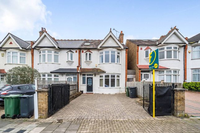 Thumbnail Property for sale in Kings Avenue, Clapham, London