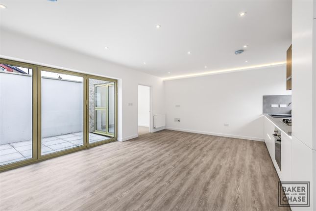 Mews house for sale in Brook Mews, Palmers Green, London