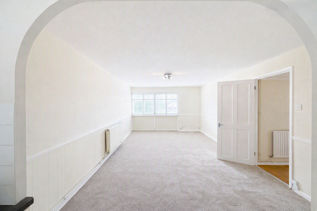 6, Barnetts Shaw, Oxted photo 3