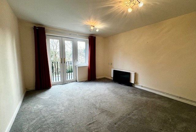 Flat for sale in Uxbridge Road, Pinner, Middlesex