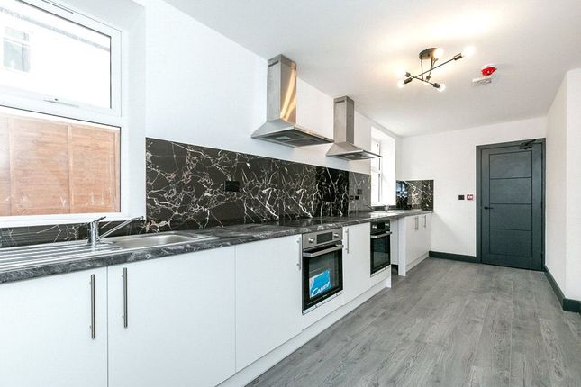 Room 2, Flat 1,, 83a, Brighton Road, Surrey photo 2