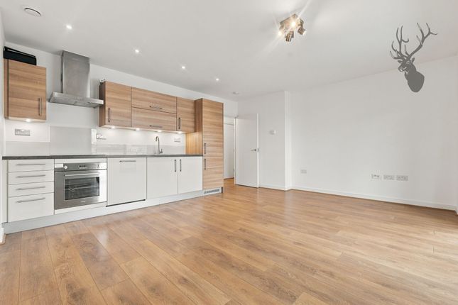 Flat 5, Boathouse Apts, London photo 2