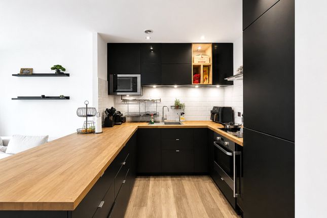 Hitherwood Court, 48, 28, Charcot Road, London photo 4