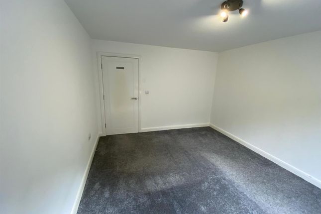 10 Lincoln House, Beck View Way, Shipley photo 4