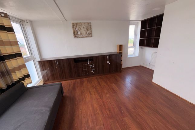 29 Poplar House, High Street, Slough photo 5
