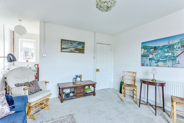 Flat 3, 20-22, Victoria Grove, Bridport photo 4