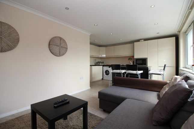 24 Oxford Road, London photo 3