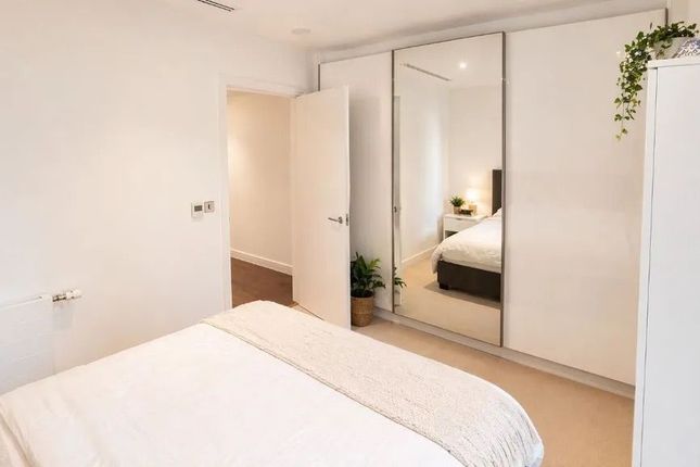 Flat 2806 Maine Tower, London photo 3