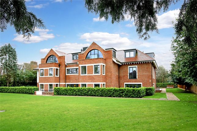 Thumbnail Flat for sale in Penn Road, Beaconsfield