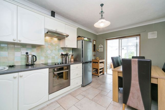 24 Wern Y Wylan, Pwllheli photo 3