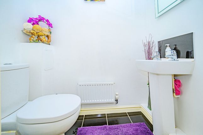 56, Guardian Way, Bedfordshire photo 2