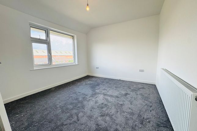 32, Wordsworth Avenue, DERBY photo 5