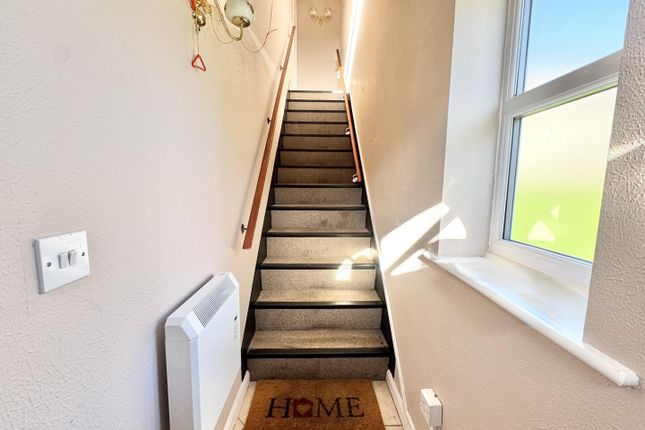 10, Winterburn Gardens, Leicester photo 3