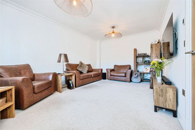 8, Meadow Brook, Milton Keynes photo 4