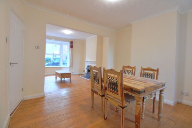 8 Palmerston Road, Ipswich photo 2