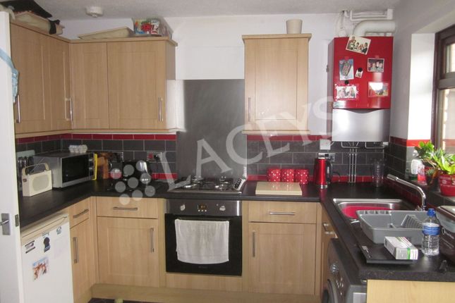 14 Thorne Gardens, Yeovil photo 2