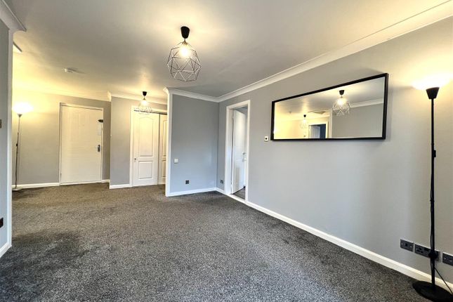 Flat for sale in Dunlop Court, Strathaven