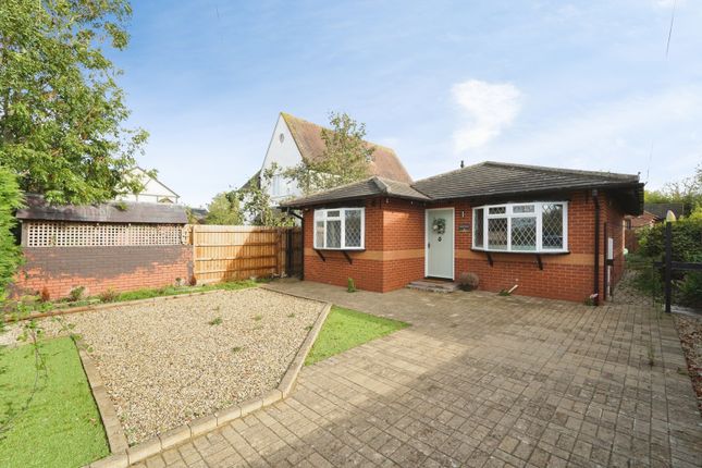 2-bed bungalow on Little Foxes,, Cheltenham Road, Tewkesbury, £270,000