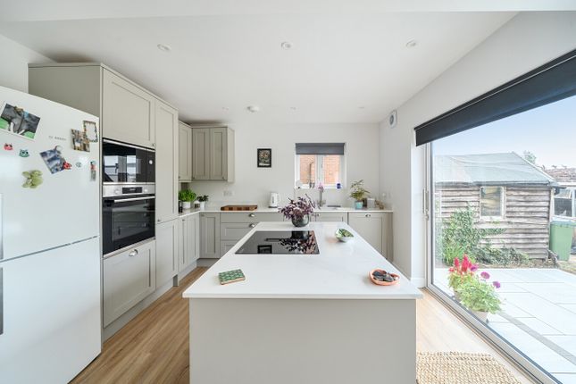 162, Bassett Green Road, Southampton photo 4