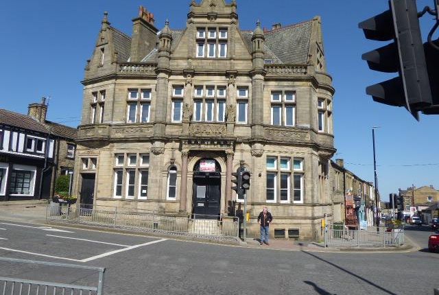 Retail premises to let in Former Natwest, 2 Lidget Hill, Pudsey, West Yorkshire