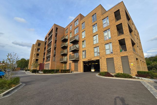 Frogmore Avenue, Watford photo 3