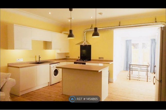 Thumbnail Flat to rent in A 13 Freemantle Road, Bristol