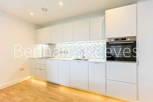 Flat 51, Sibley House, 1, Cedrus Avenue, Southall photo 2