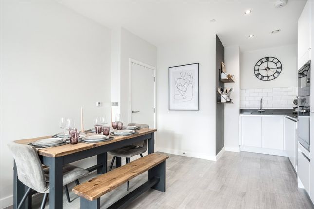 Flat for sale in Stockwell Road, London