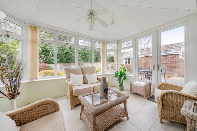 18, Hocombe Drive, Chandler's Ford photo 4